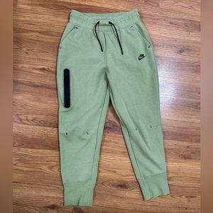 Youth Nike tech joggers